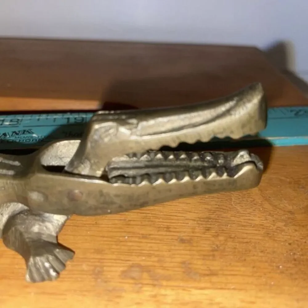 Vintage Brass Alligator Crocodile Nut Cracker Metal Figurine Nutcracker‎